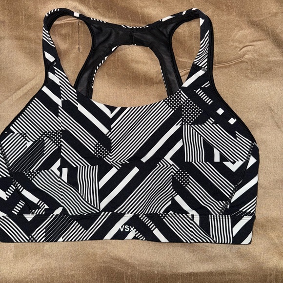 Victoria Secret - Picture 2 of 3